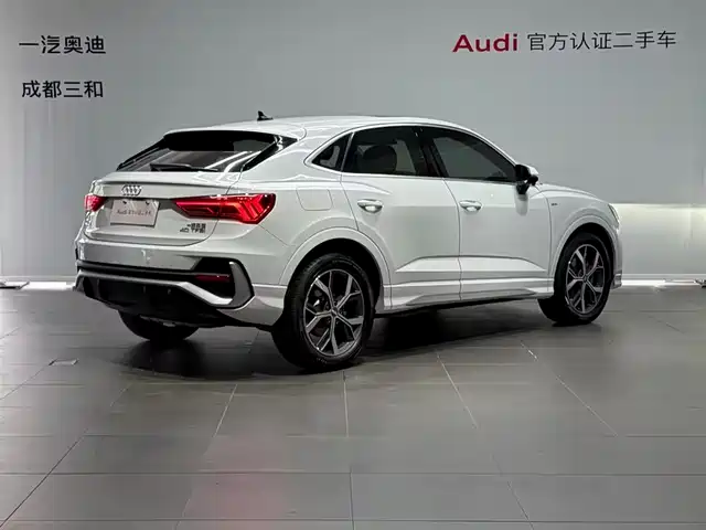 Audi Q3 Sportback 2020 40 TFSI Fashion — фото 4