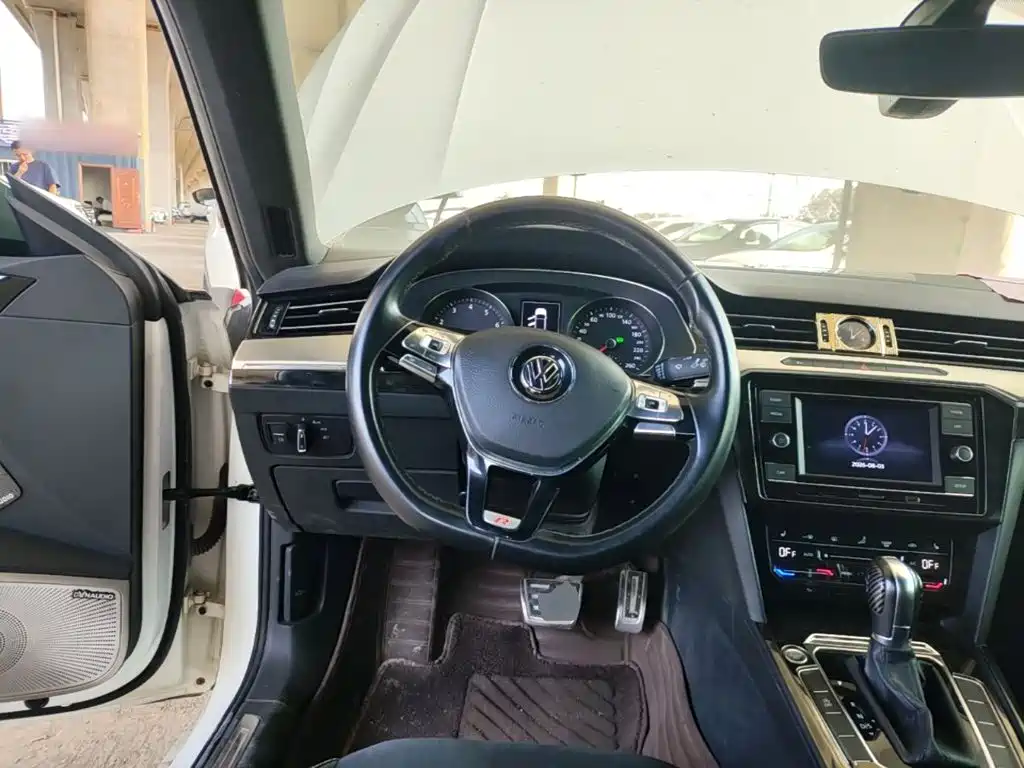 صورة 11 - Volkswagen CC