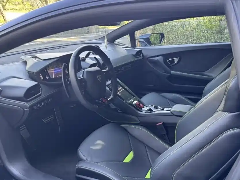 LAMBORGHINI HURACÁN