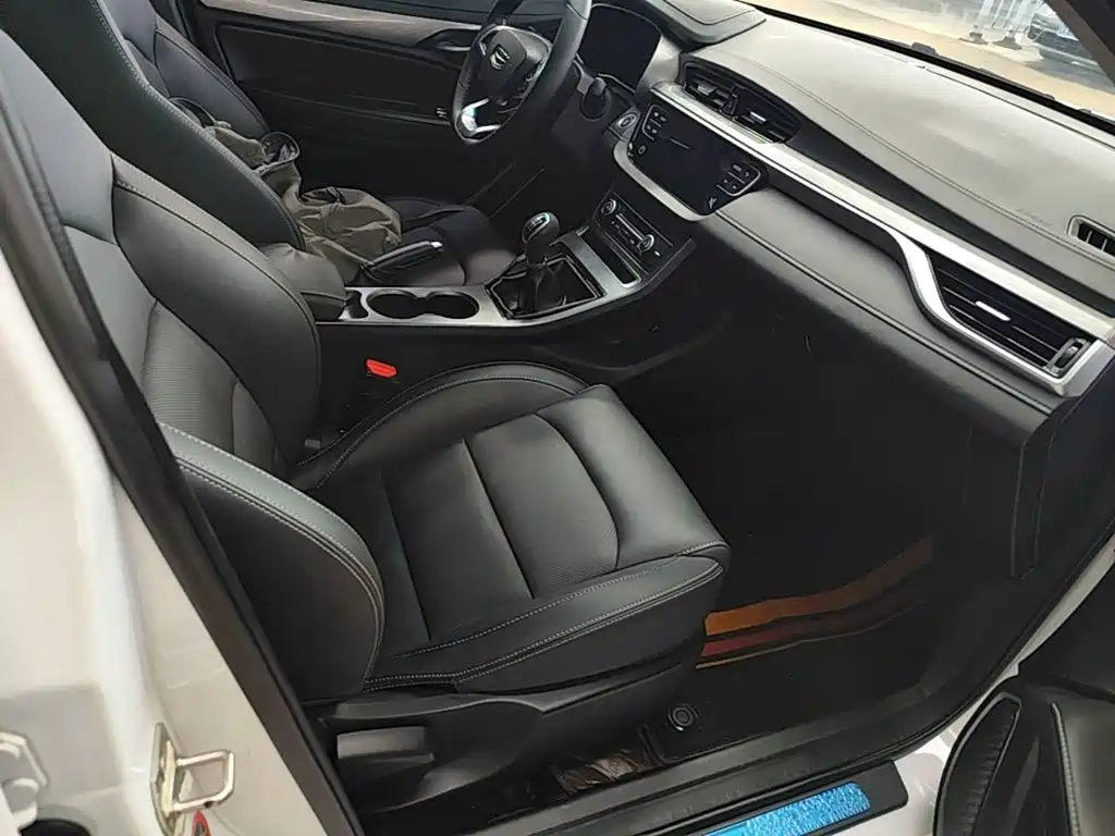 Фото 25 - Geely Emgrand