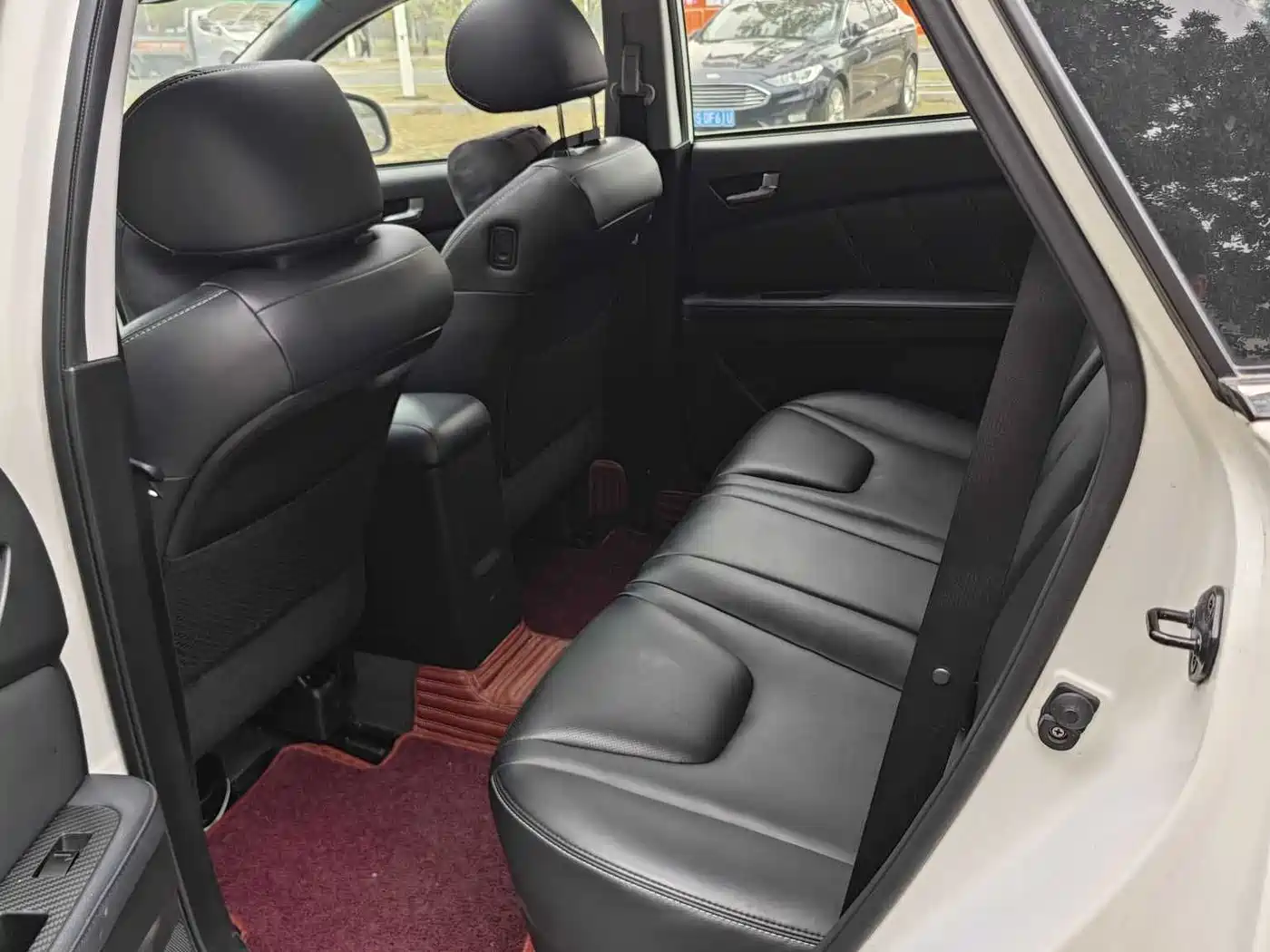 LUXGEN EXCELLENT 6 SUV