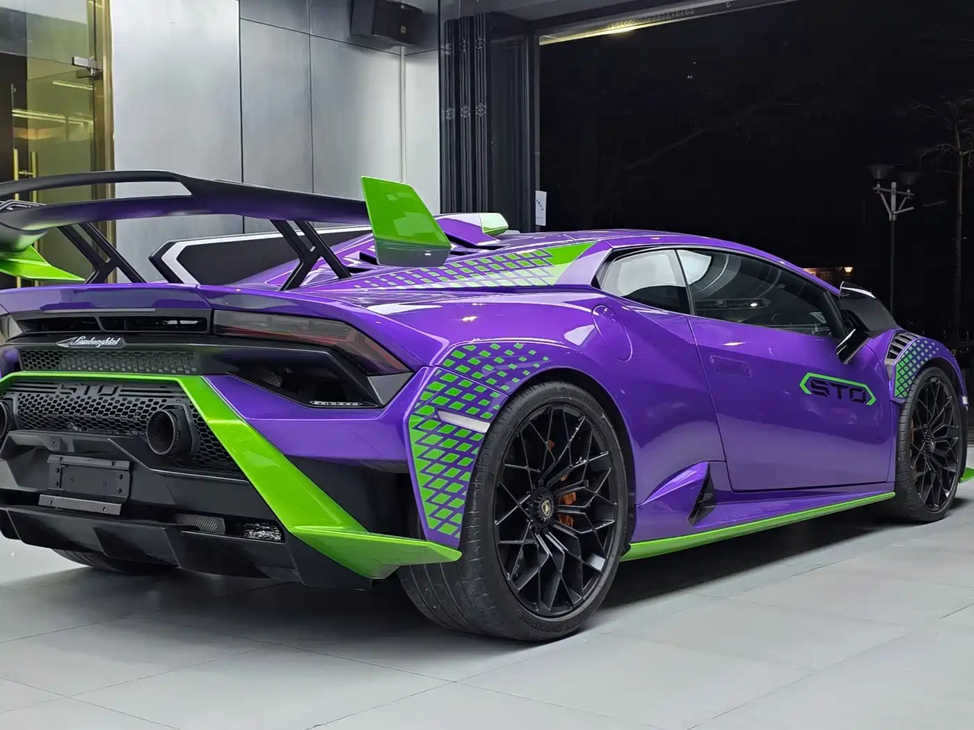 LAMBORGHINI HURACÁN