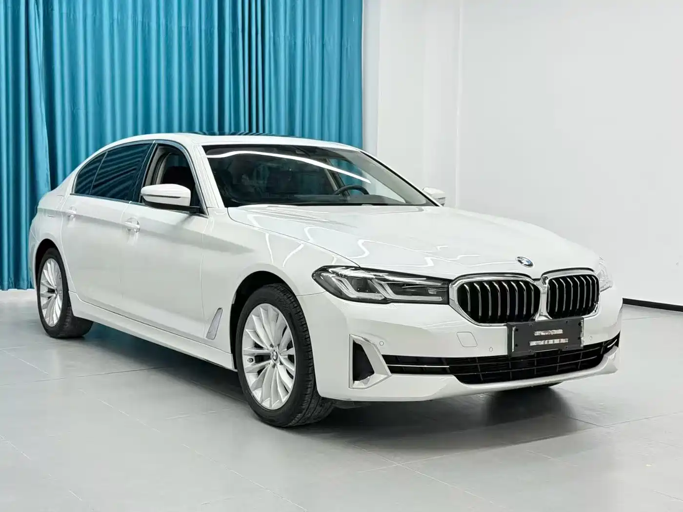 BMW 5 Series 2022 525Li Luxury Package