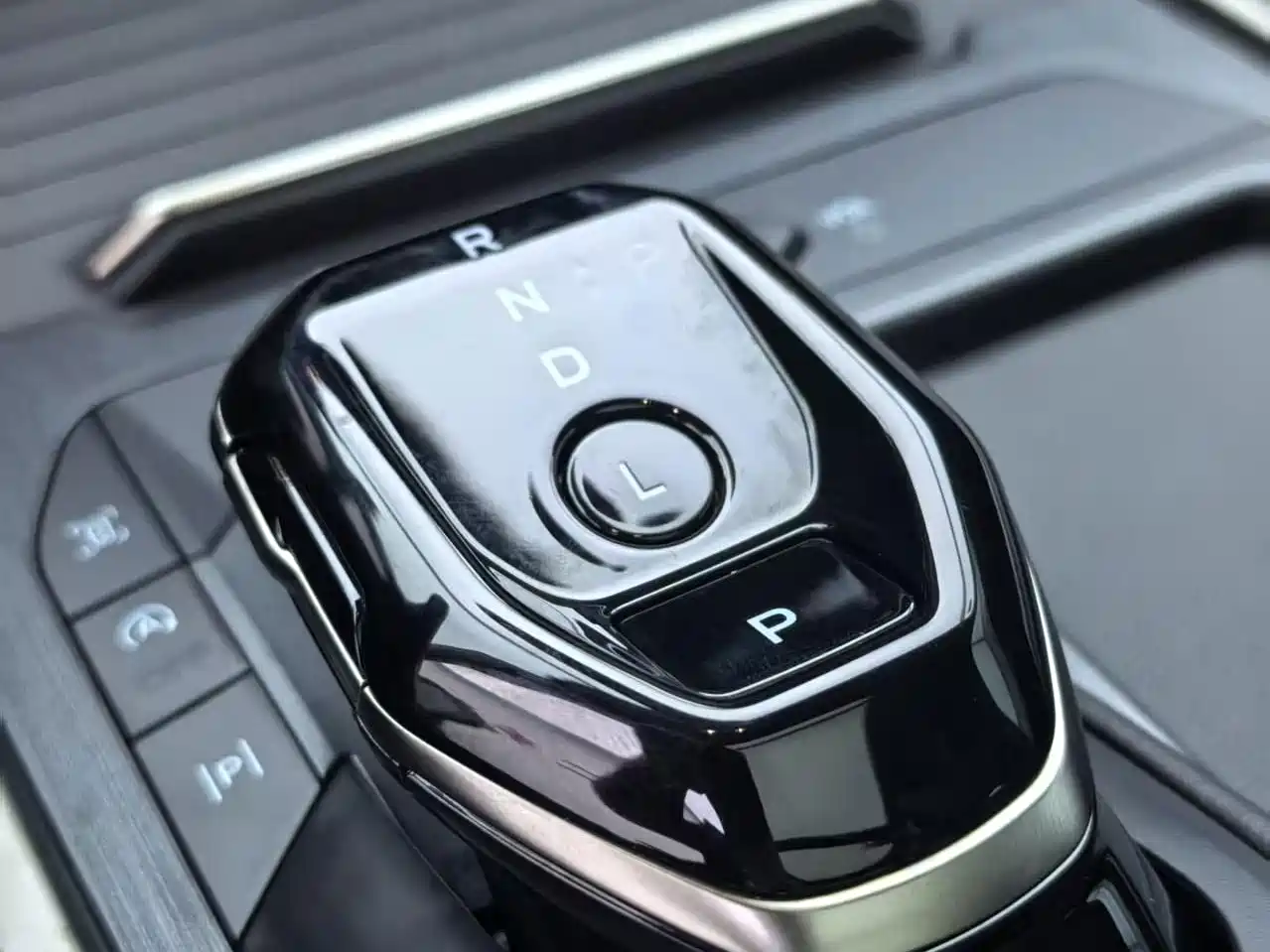 Фото 21 - Ford Edge
