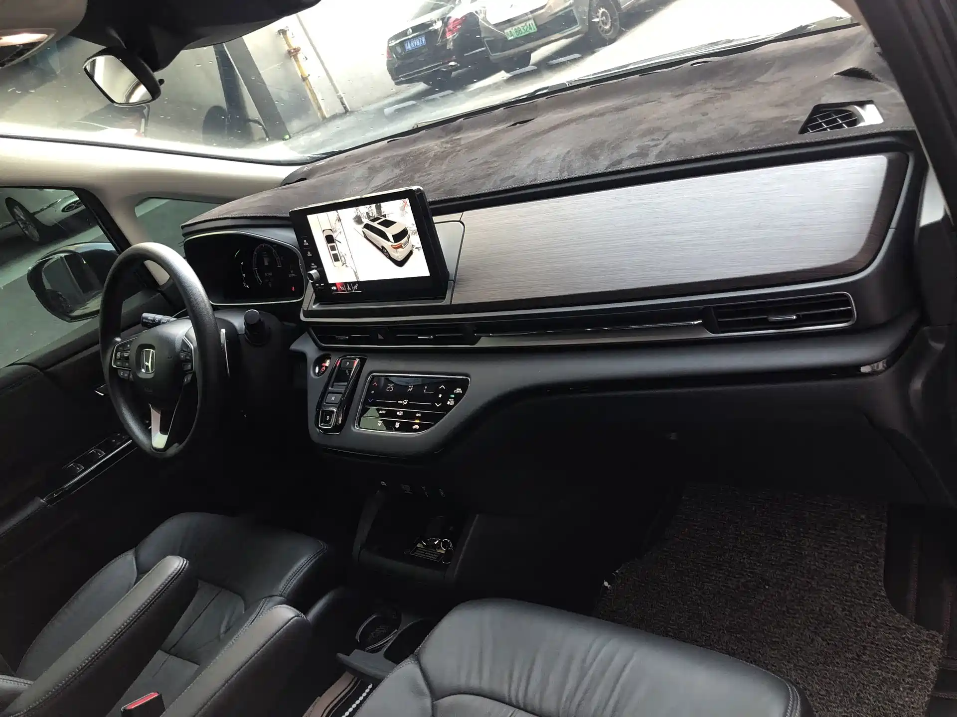 Photo 15 - Honda Odyssey