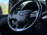 Фото 21 - Lexus LX