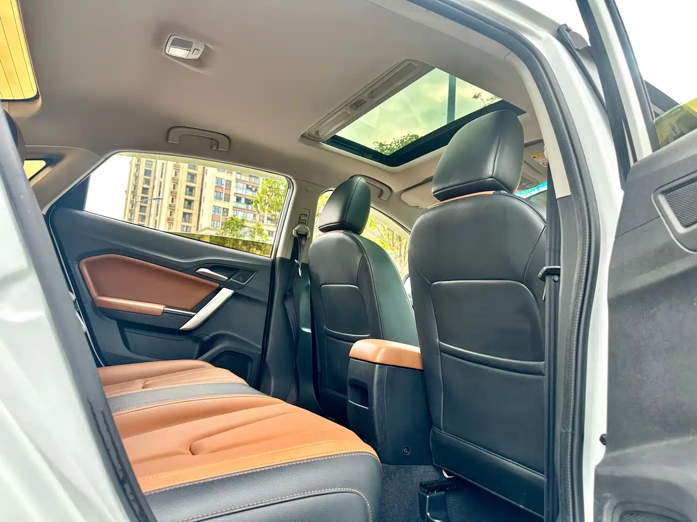 MG GT 2018 2016 Model 1.5T Automatic Premium Luxury Edition