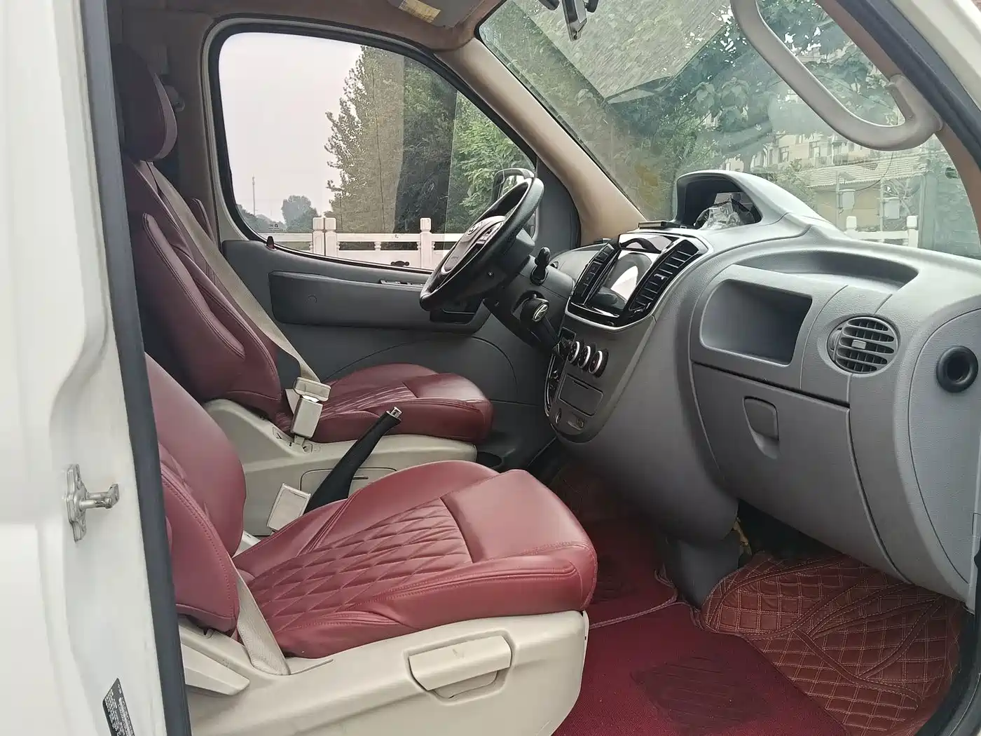 Maxus Xintu V80 2020 2019 Model 2.5T Classic AMT Aoyuntong long wheelbase medium roof 7-seater