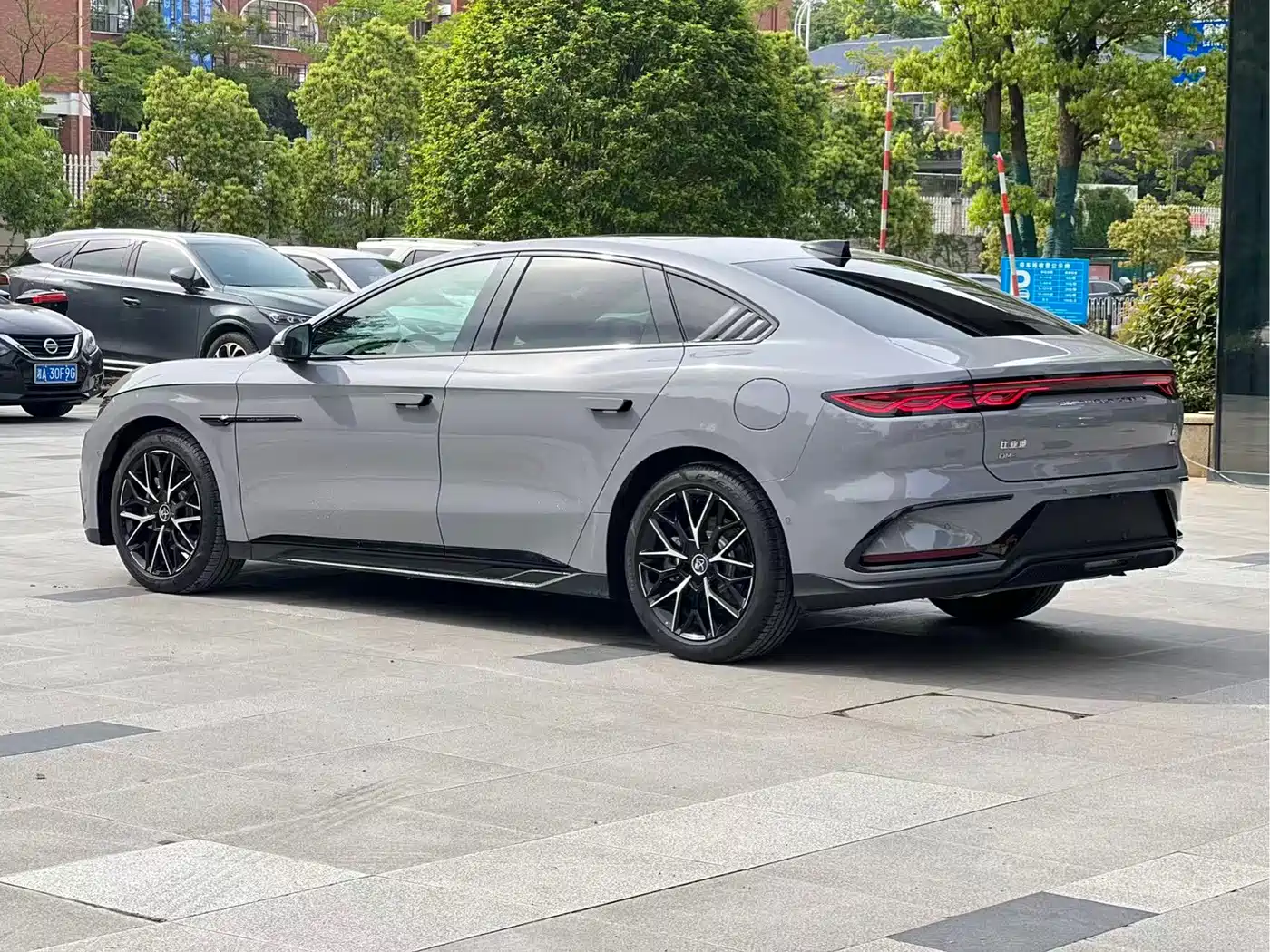 BYD Han 2025 DM-i Smart Driving Edition 125KM LiDAR Flagship фото 6