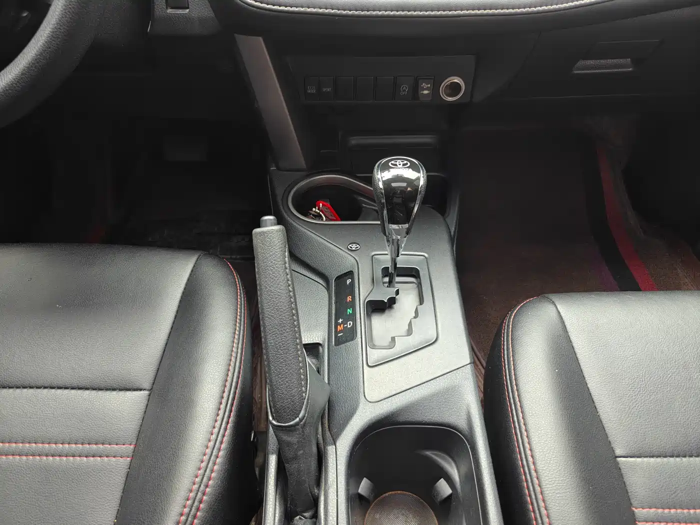 Toyota RAV4 Rongfang 2016 2.0L CVT 2WD Comfort (China V) фото 16