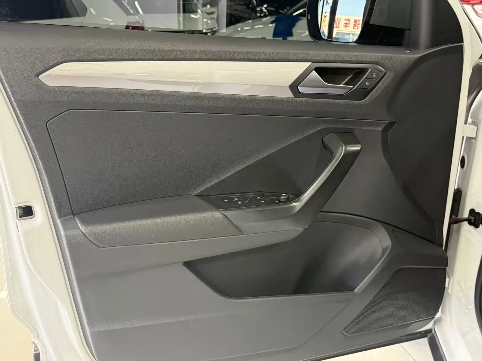 Фото 7 - Volkswagen T-ROC