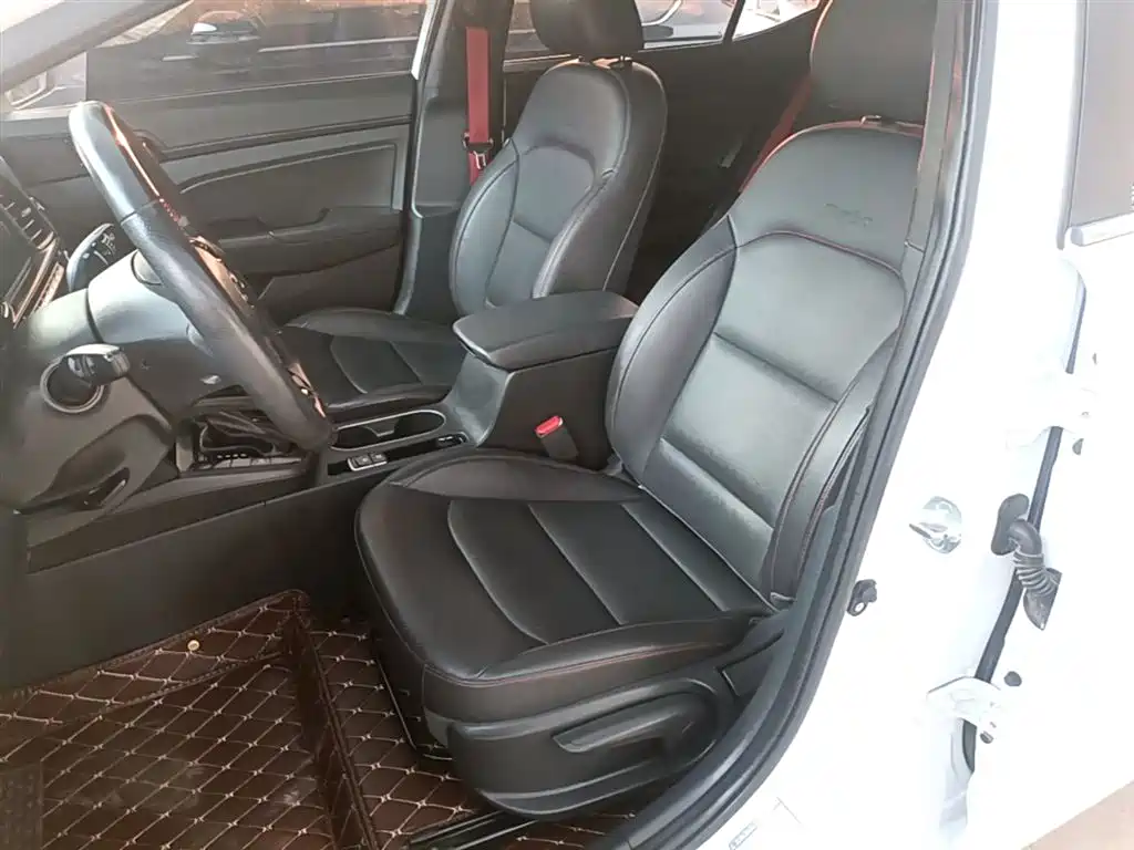 Hyundai Elantra 2019 1.4T Dual-clutch XuanDong·Vitality Type фото 15