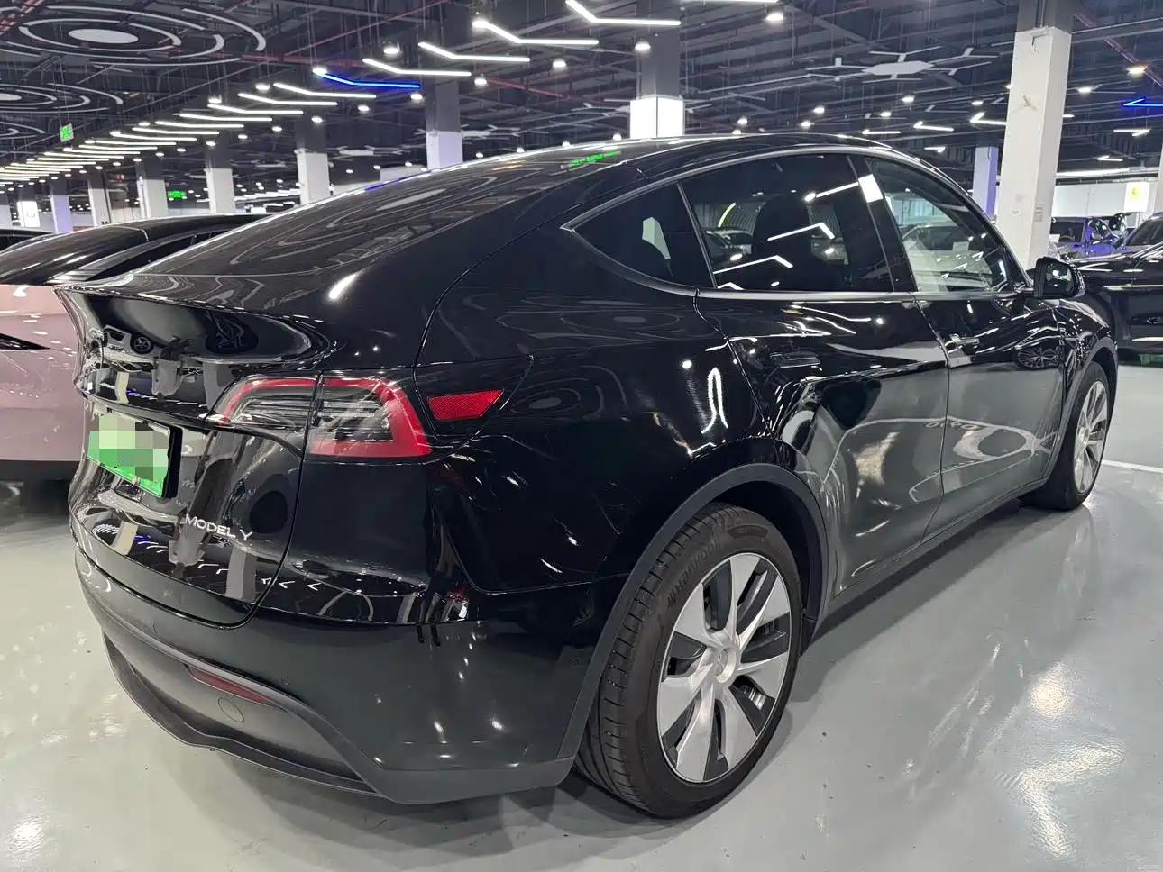 Photo 15 - Tesla Model Y