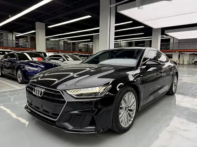 Audi A7 45 TFSI, Select