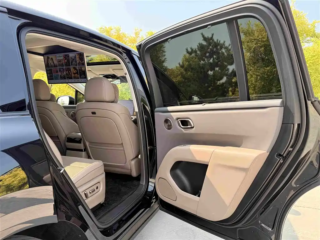Li Auto Li i8 2026 2025 Standard Edition