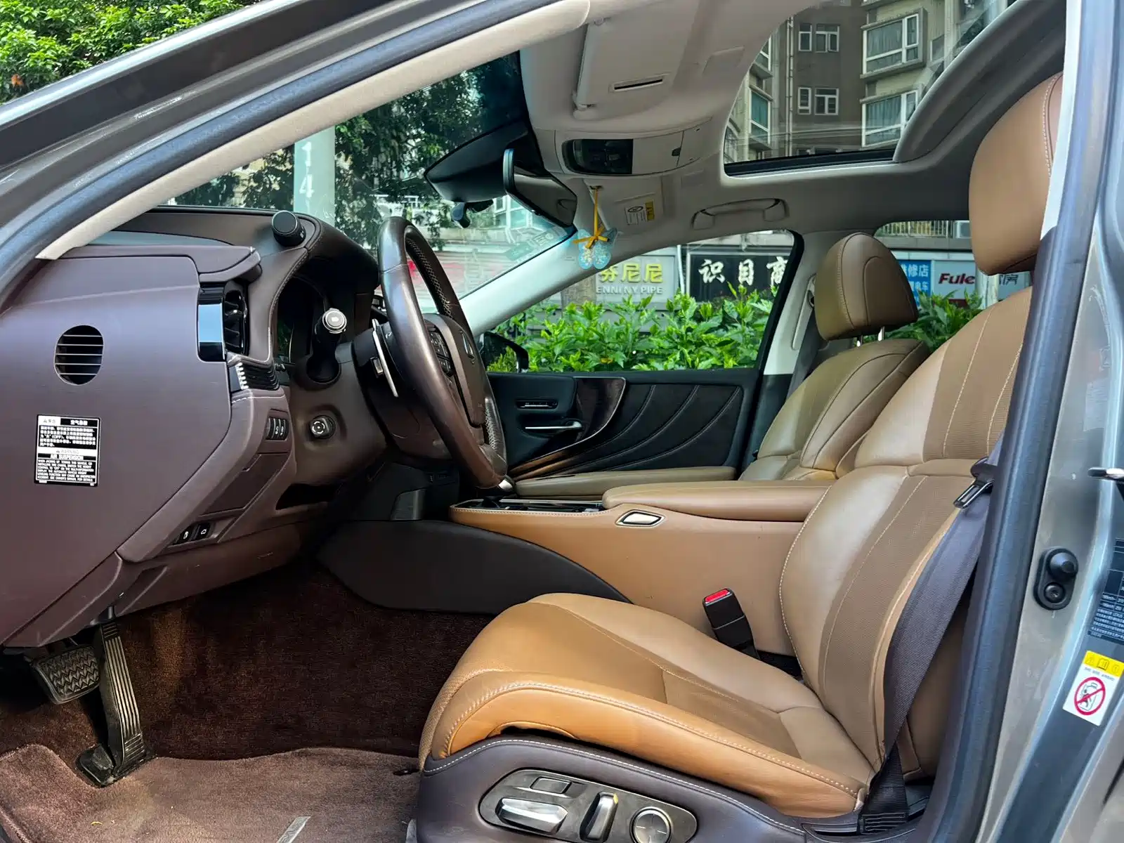 Фото 5 - Lexus LS