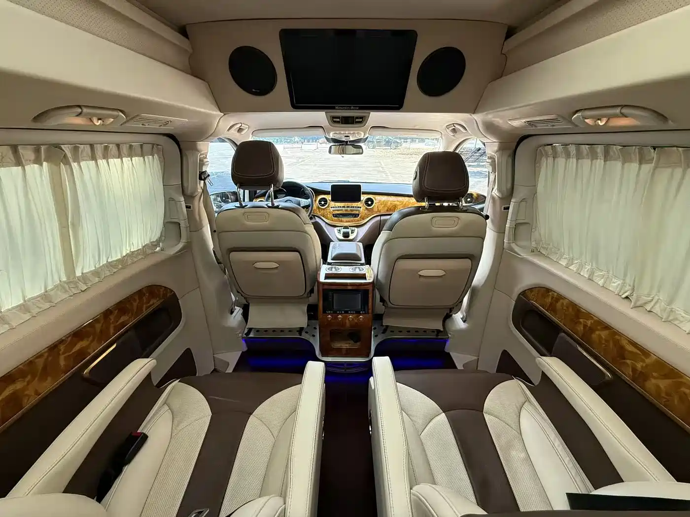 Mercedes-Benz V-Class 2016 V 260 L Premium Long фото 10