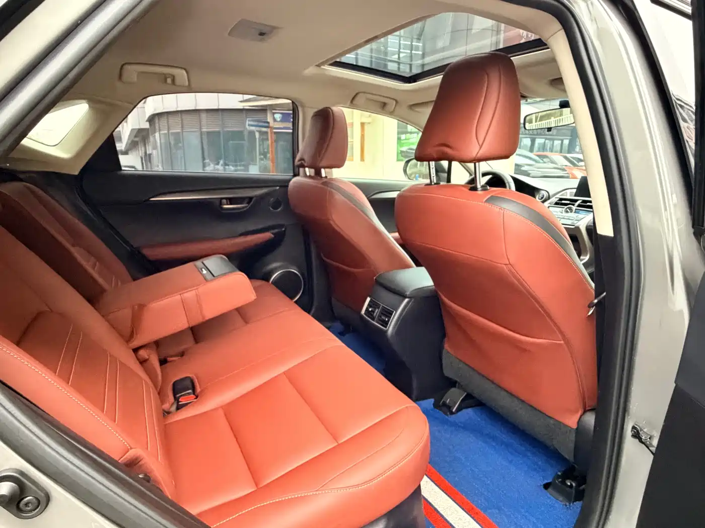 Lexus NX 2015 300h FWD Luxury фото 9