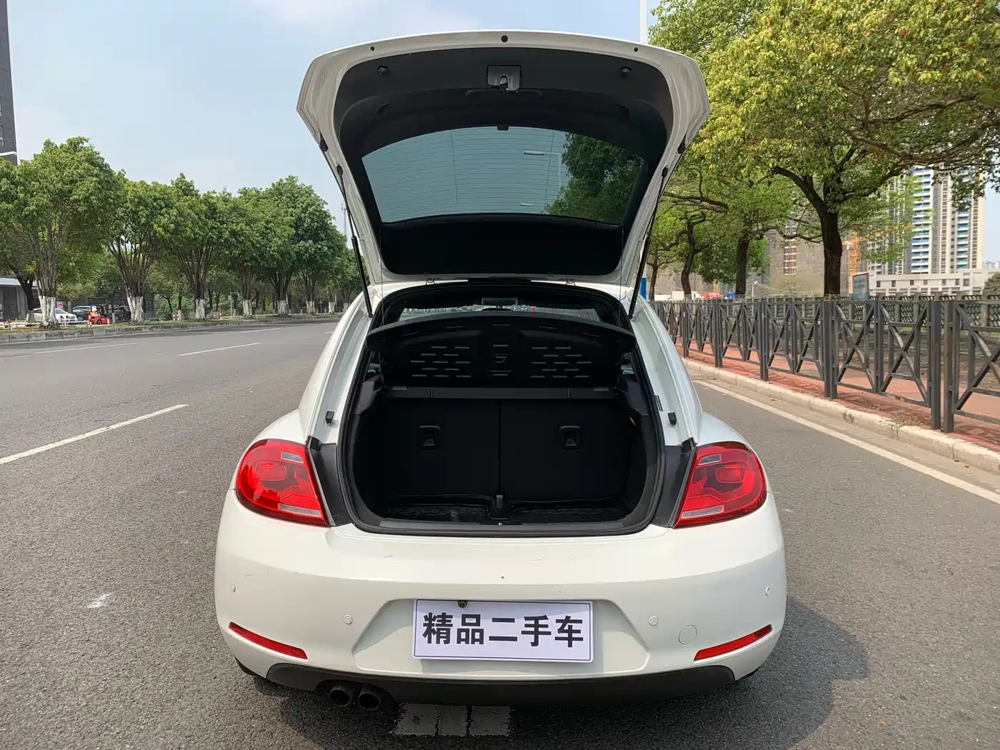 Volkswagen Beetle 2014 1.4TSI Fashion Edition фото 7