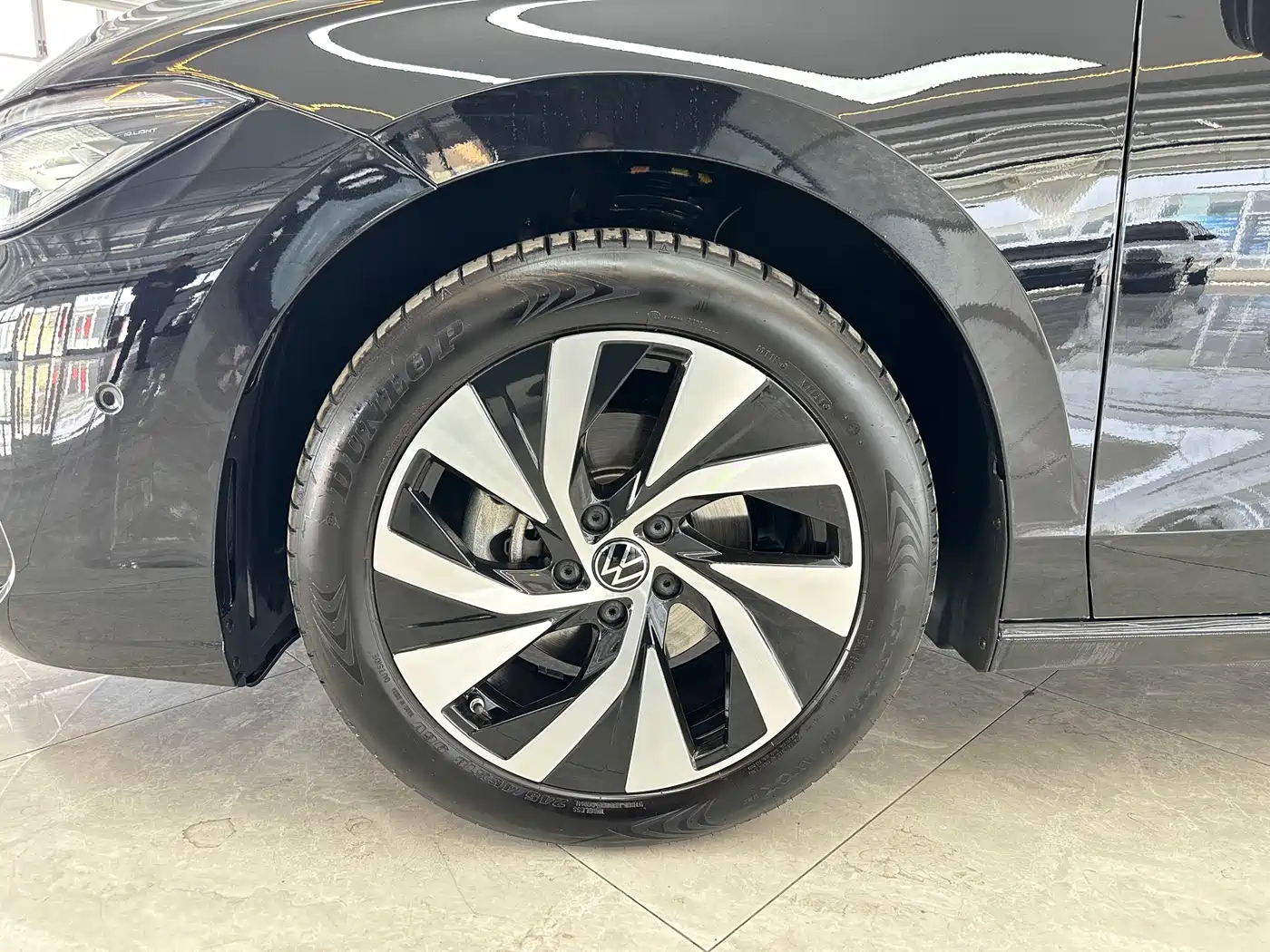 Volkswagen Passat 2025 Model Pro 380TSI Starlight Dragon Edition фото 11