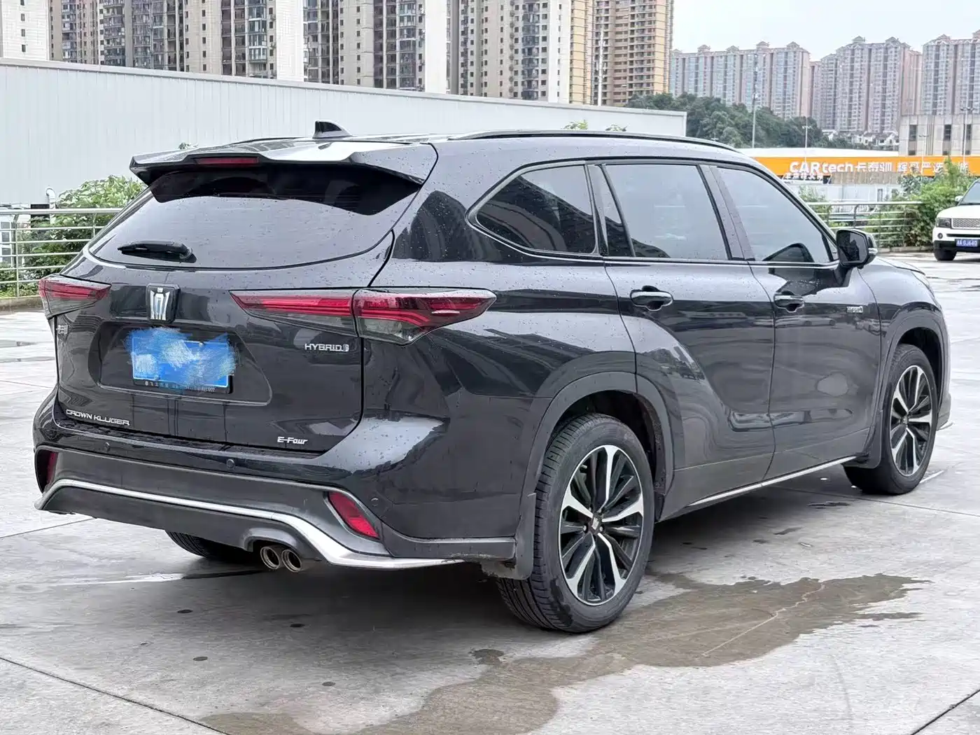 Photo 3 - Toyota Crown Kluger