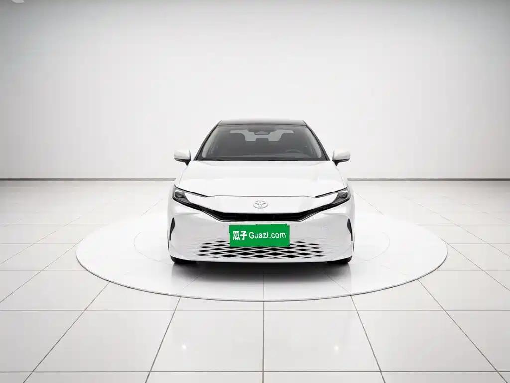 Toyota Camry 2025 2024 Hybrid 2.0HG Premium Edition