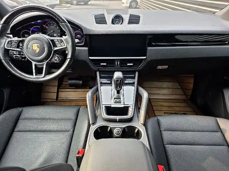 PORSCHE CAYENNE NEW ENERGY