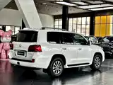 Фото 10 - Lexus LX