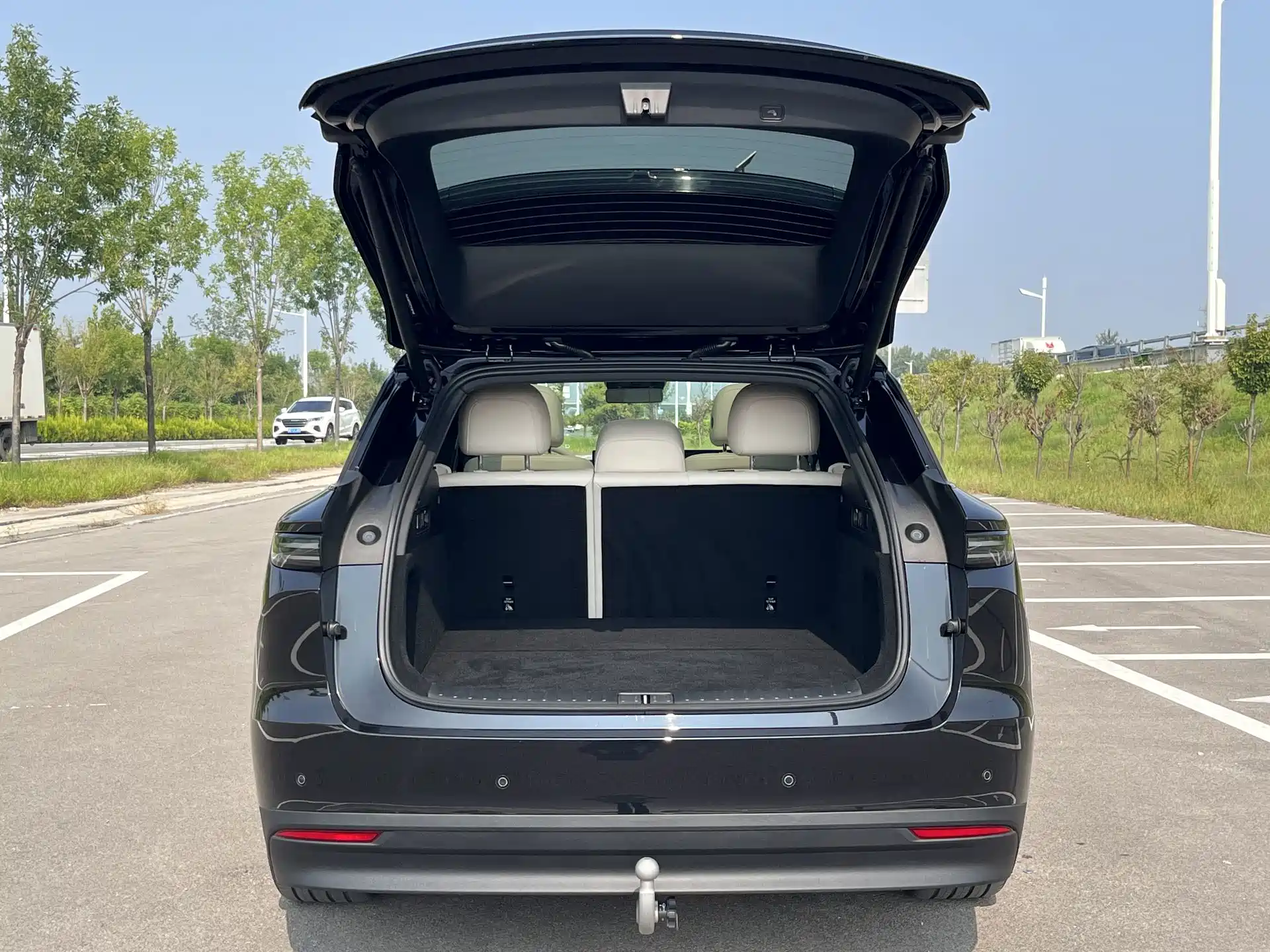 Фото 20 - Li Auto i6
