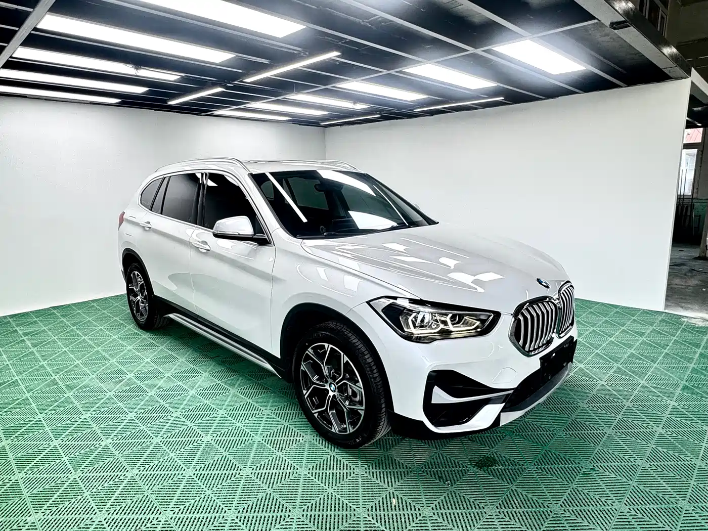 BMW X1 2022 sDrive20Li Fashion фото 3