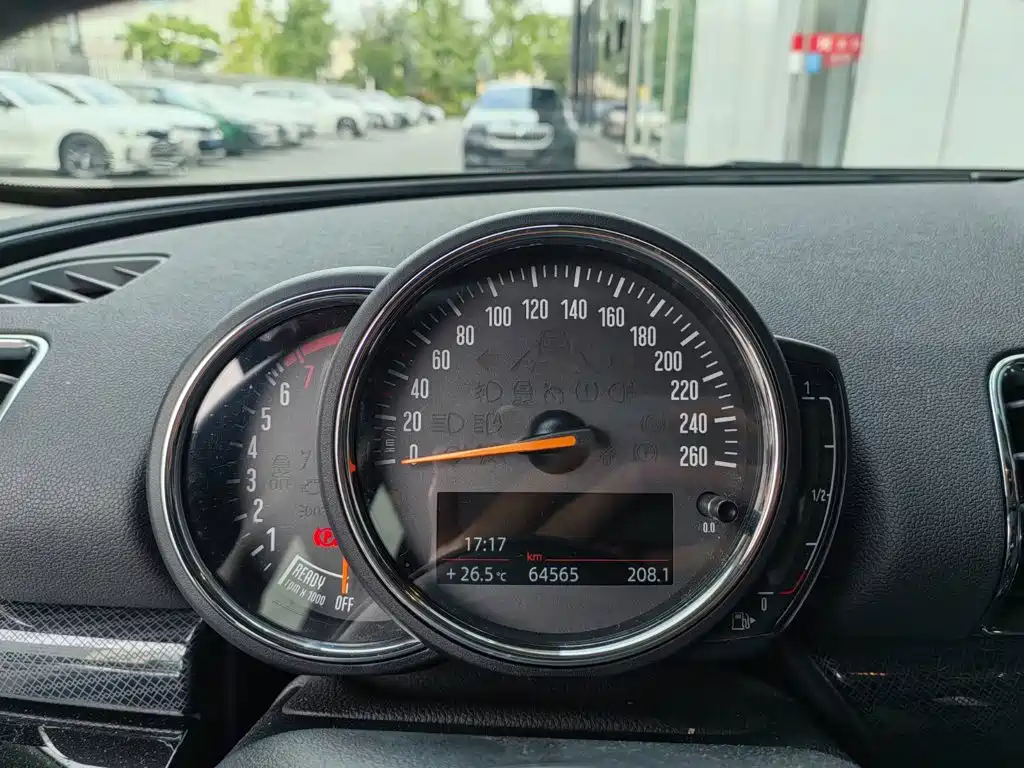 Фото 9 - MINI CLUBMAN