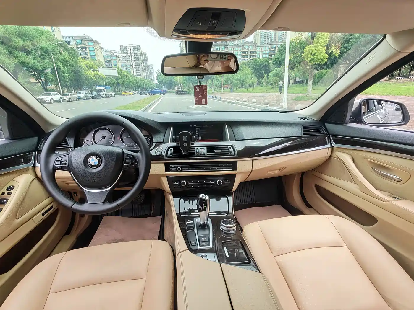 Photo 6 - BMW 5 Series