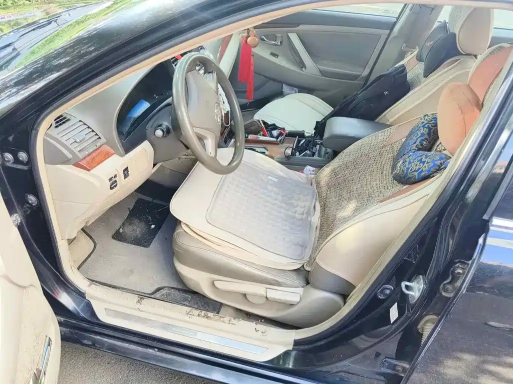 Фото 8 - Toyota Camry