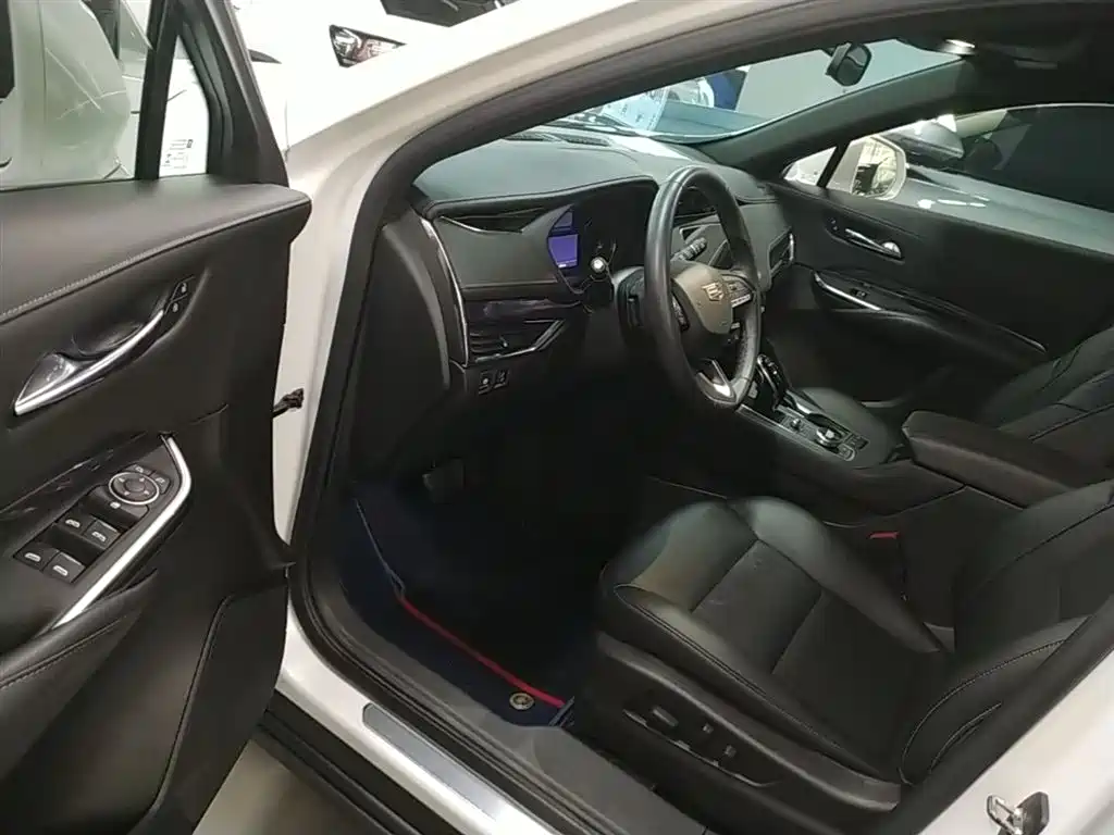 Cadillac XT4 2021 28T FWD Technology Edition фото 16