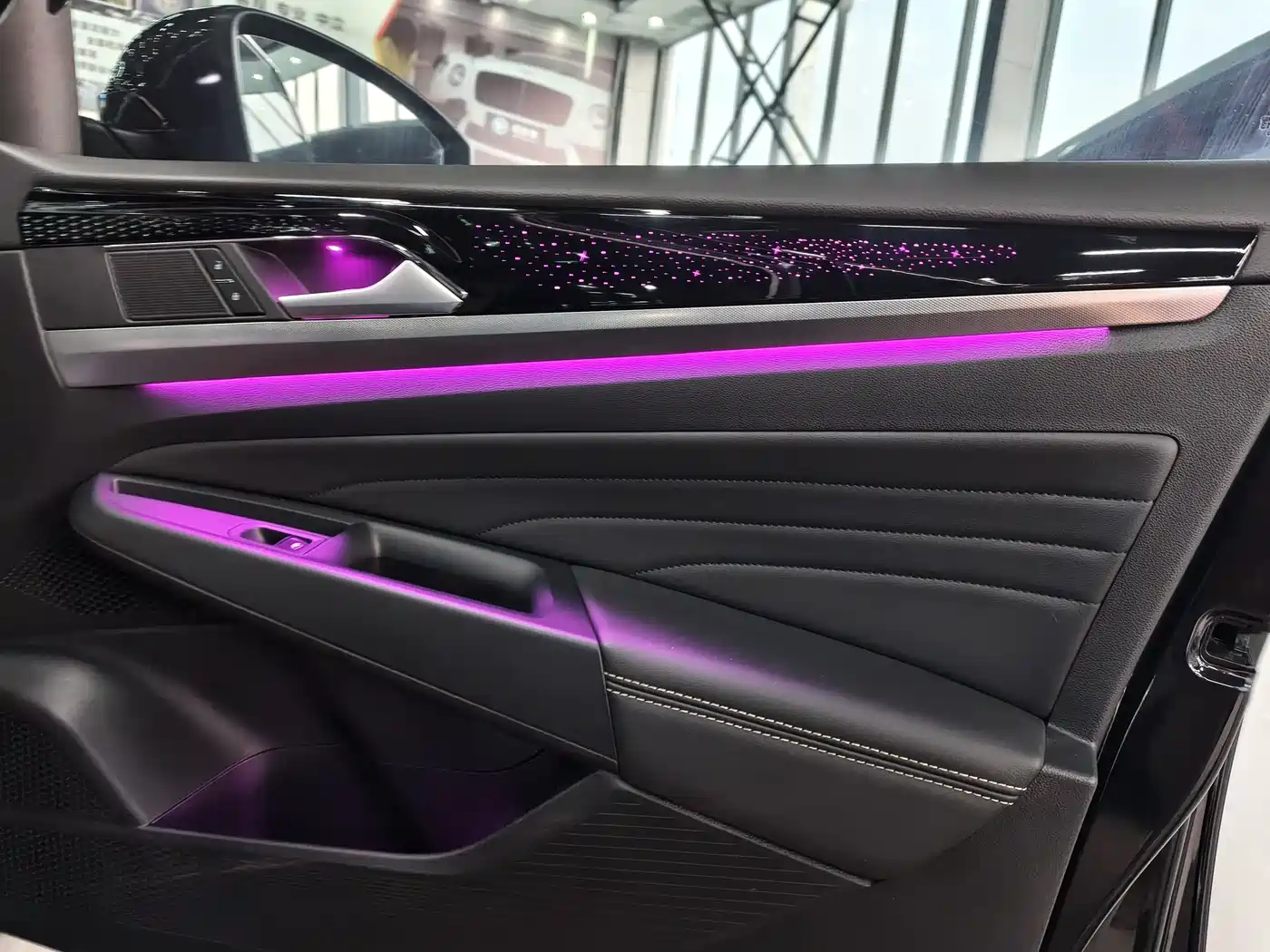 Volkswagen Passat 2024 330TSI Starlight Elite Edition фото 19