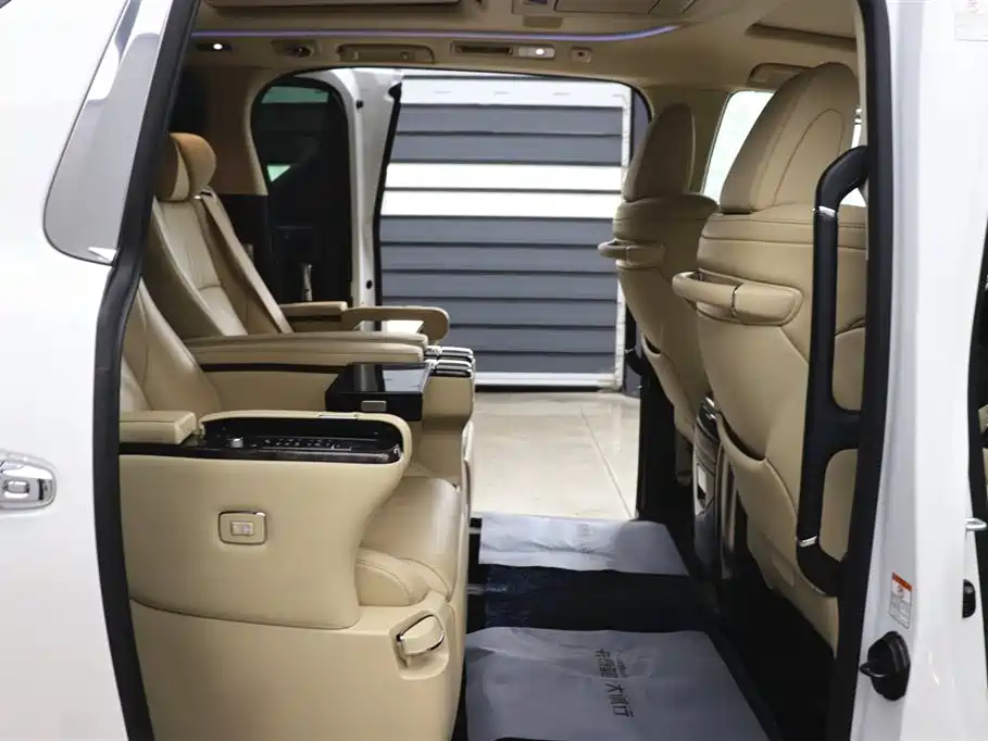 Toyota Vellfire 2020 Twin Engine 2.5L HV Premium Edition фото 28