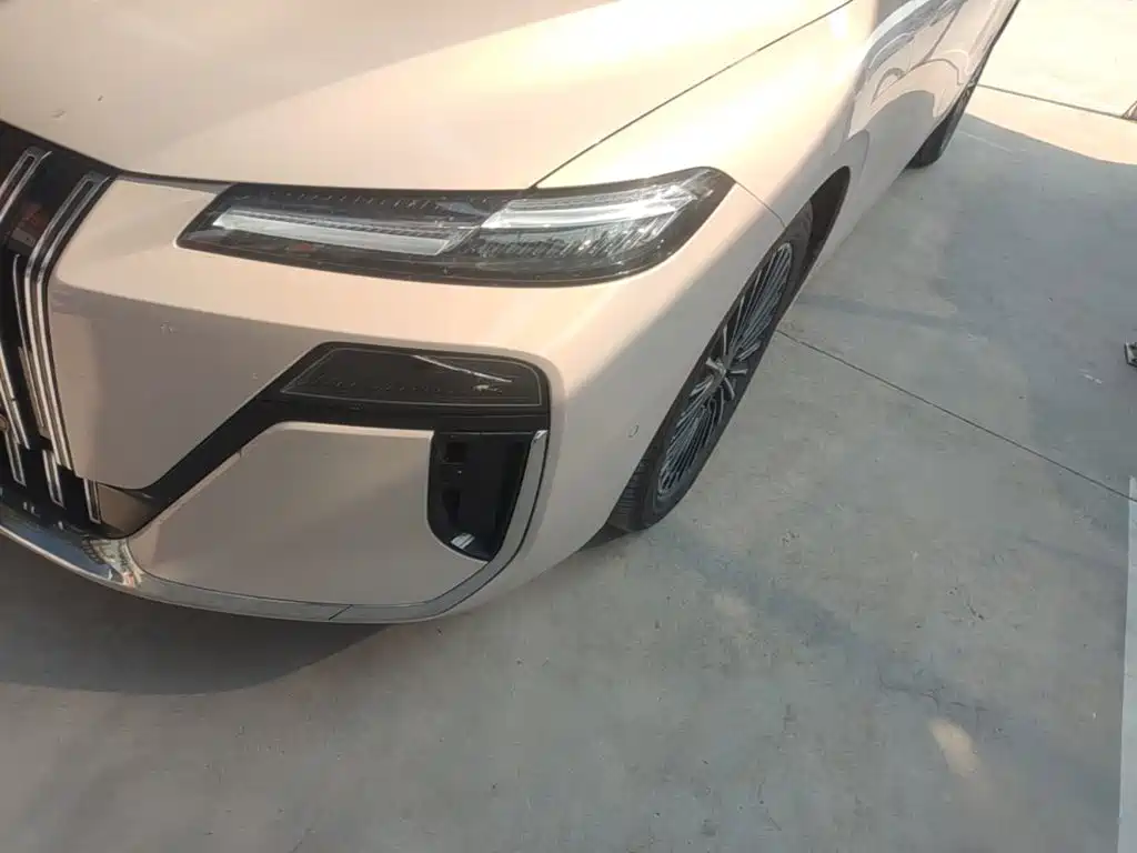 Roewe M7 DMH 2025 2025 Base