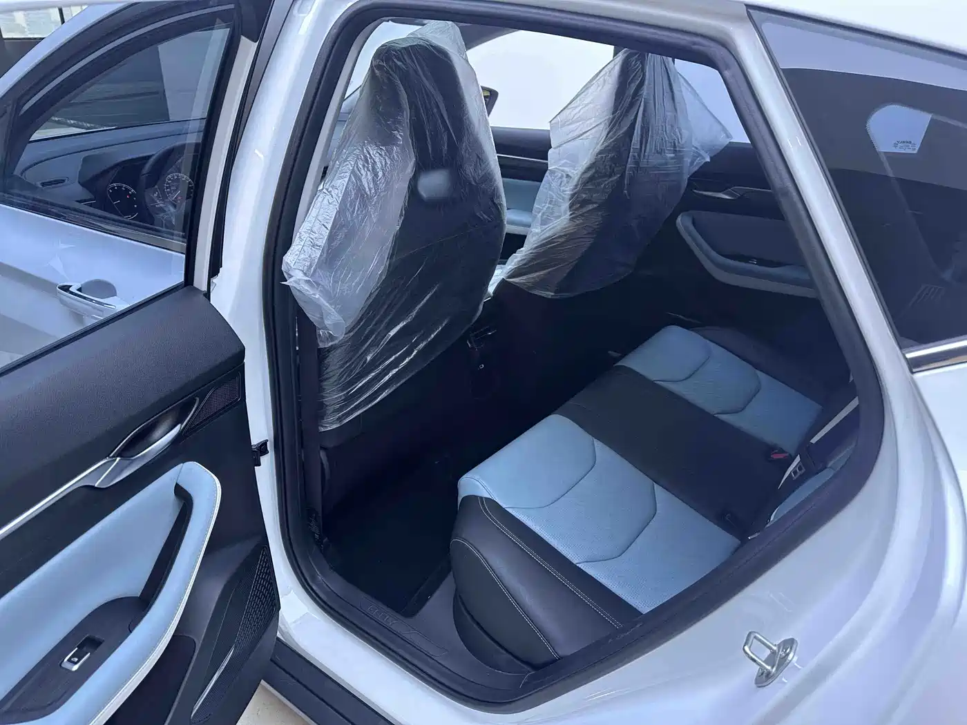 Geely Emgrand S 2023 2022 1.4T CVT Crossover Player