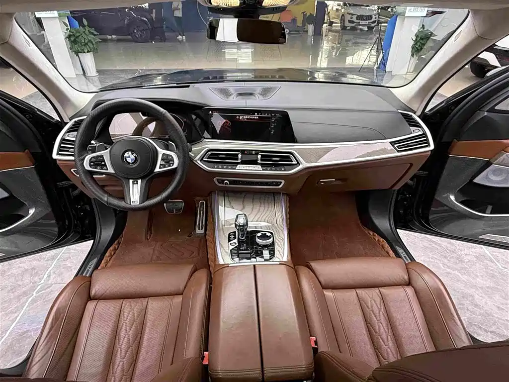 Фото 12 - BMW X7
