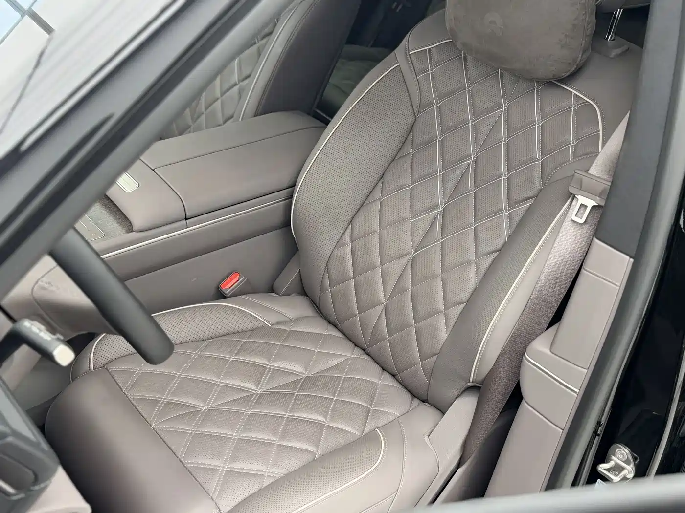 NIO ES8 2026 2025 Model 6-Seat Executive Luxury Edition