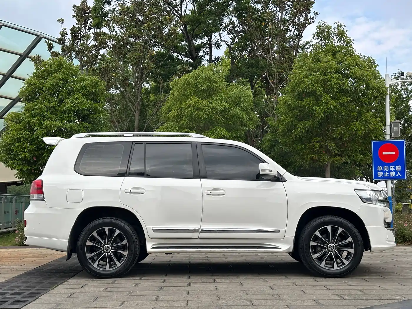 Toyota Land Cruiser 2012 4.6L Automatic VX-R фото 28