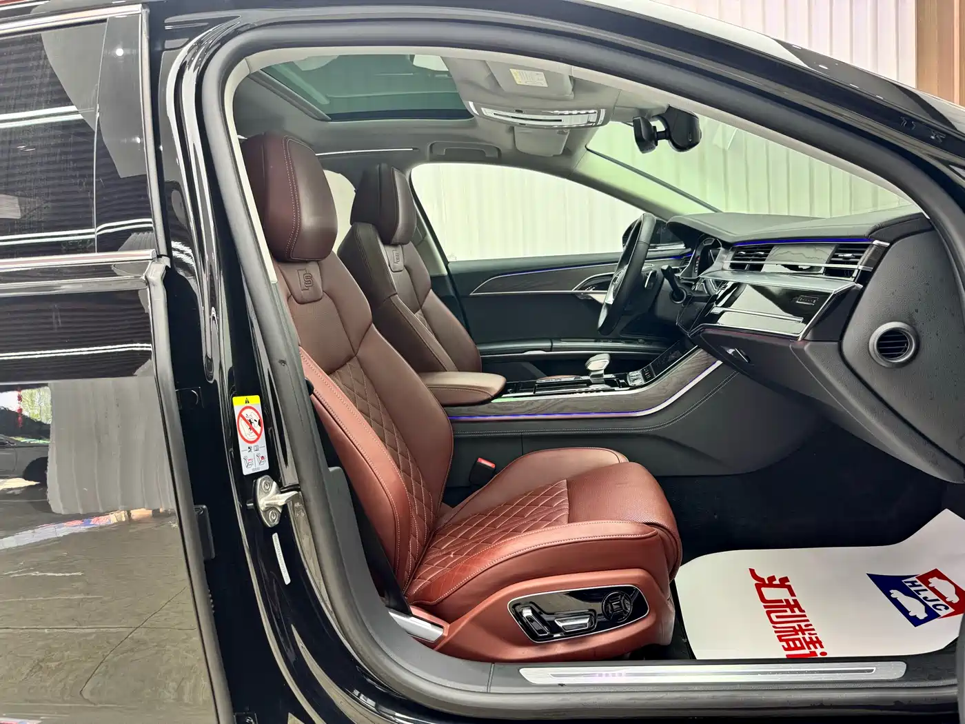 Audi A8 2023 A8L 50 TFSI quattro Exclusive фото 17