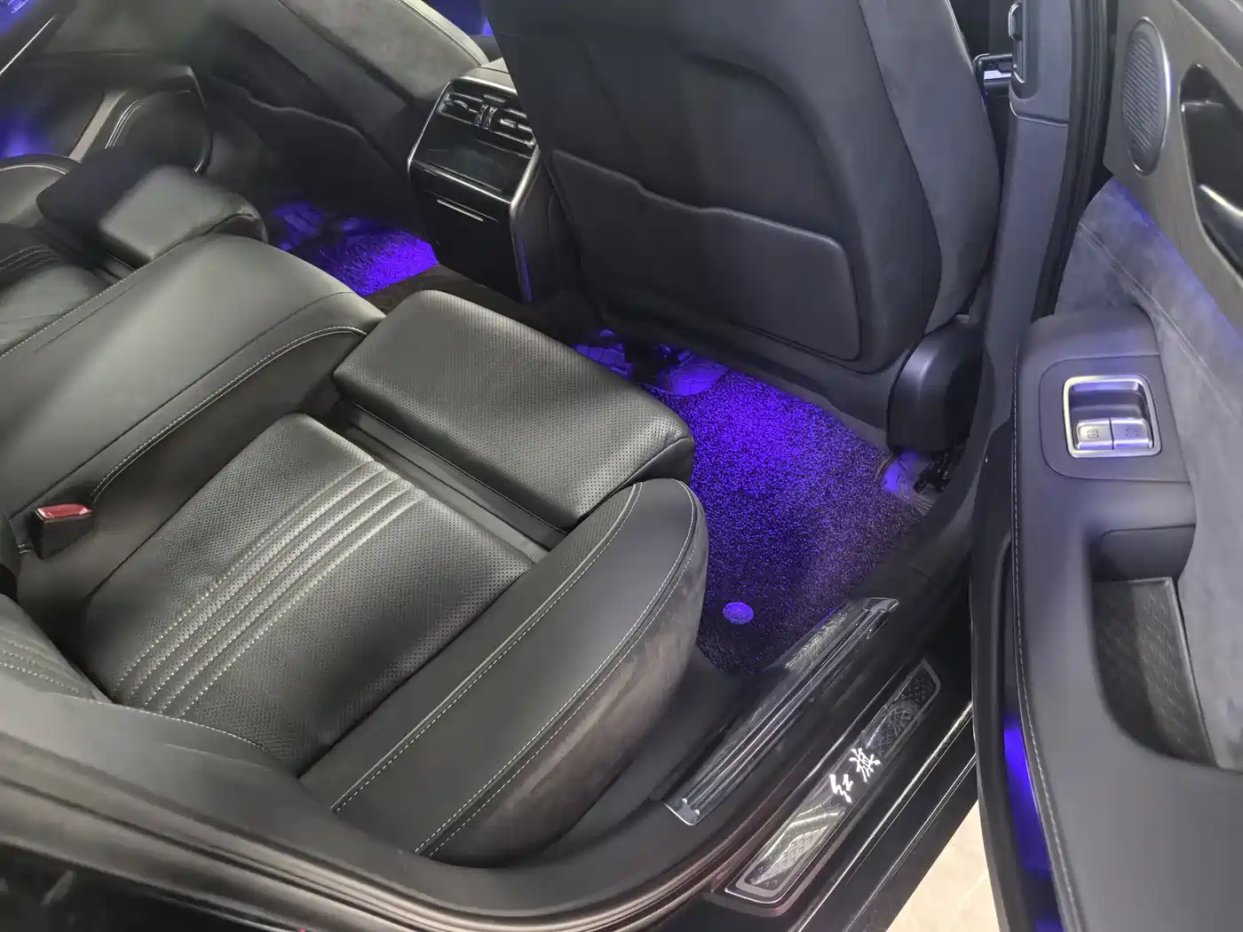 Фото 9 - Hongqi H9