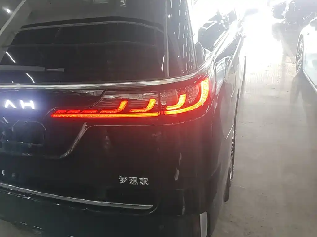 Voyah Dreamer 2026 2025 PHEV AWD Excellent Kunpeng Edition