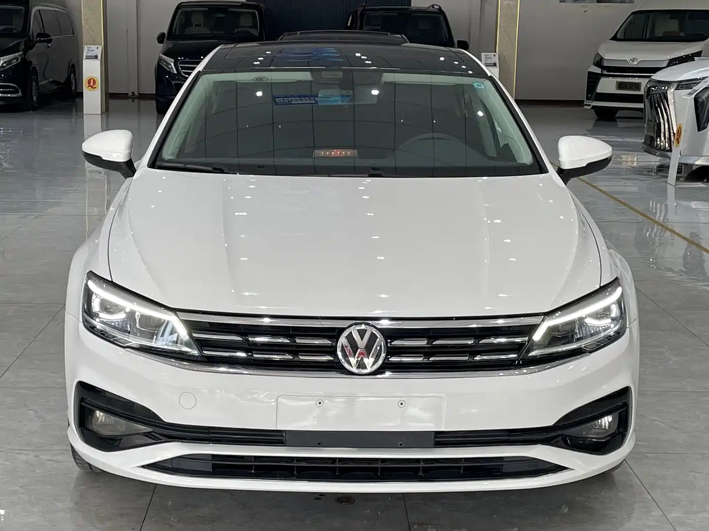 Volkswagen Lamando 2021 280TSI DSG Comfort Edition фото 2