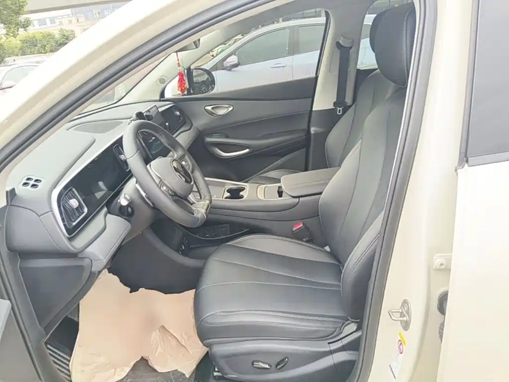 صورة 15 - BYD Hai Shi 05 EV
