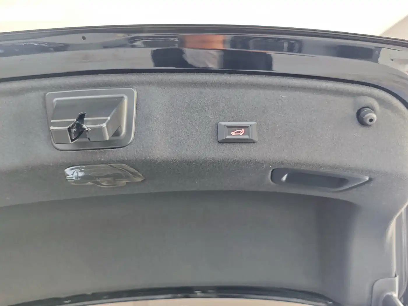 Hongqi H5 2024 2.0T Automatic Smart Connect Flag Smooth Edition фото 12