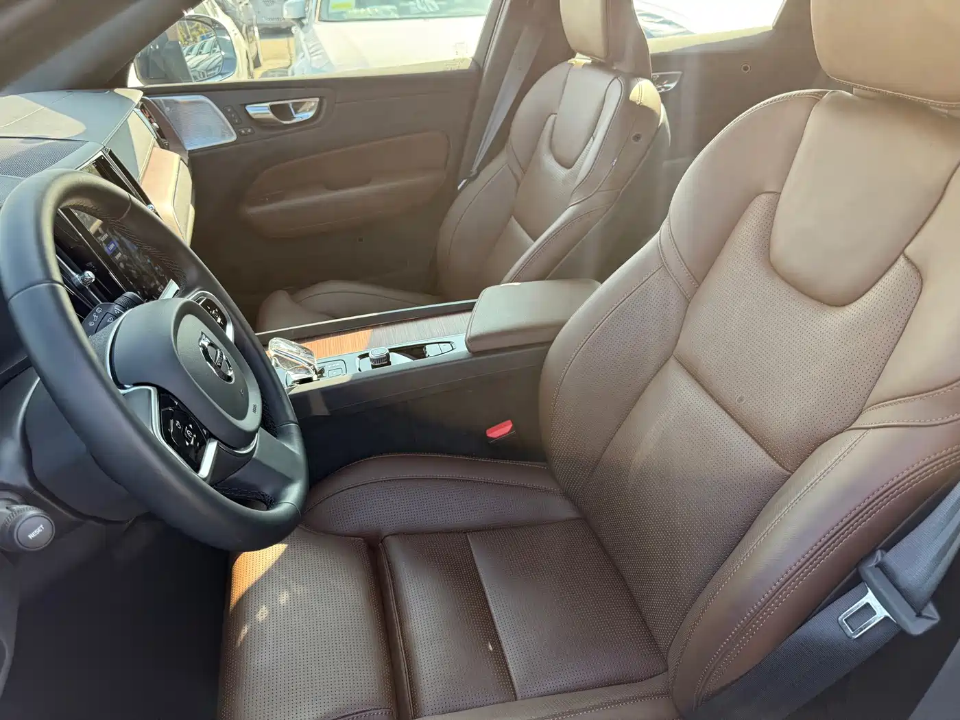 Volvo XC60 Plug-in Hybrid 2024 2025 Plug-in Hybrid Long Range AWD Zhiya Luxury Edition