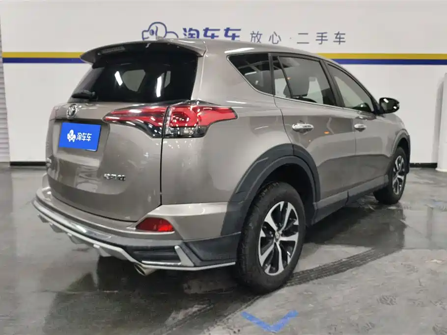 Toyota RAV4 Rongfang 2018 2.0L CVT 2WD Trend X Edition фото 3