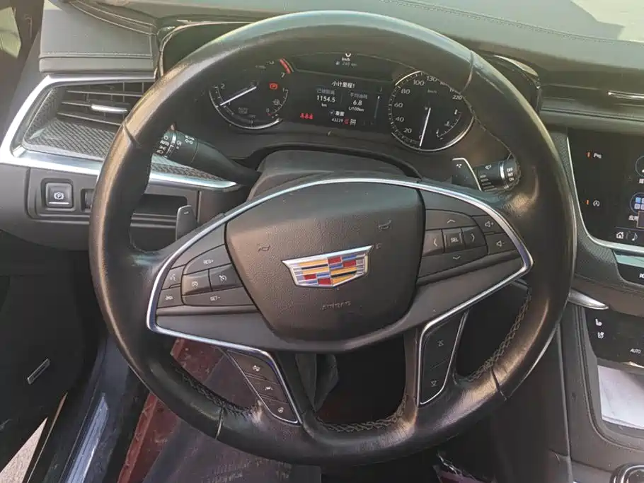 Фото 15 - Cadillac XT5